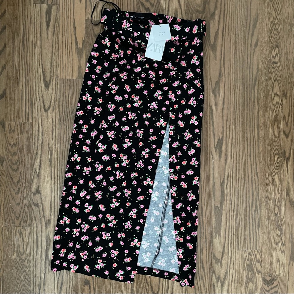 NWT Zara floral skirt with belt and slit